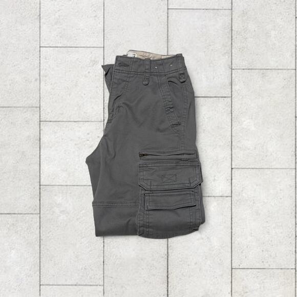 Grey cargo pants with a - Picture 1 of 4